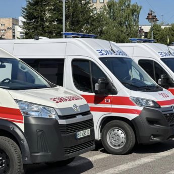 Рівненська обласна екстренка отримала 16 автомобілів швидкої допомоги.