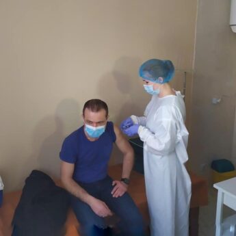 Наші працівники вакцинувалися від COVID-19